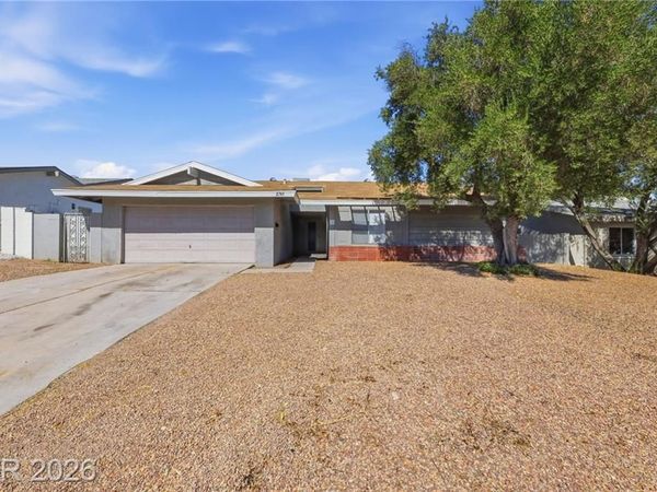 2749 Long Court, Las Vegas, NV 89121
