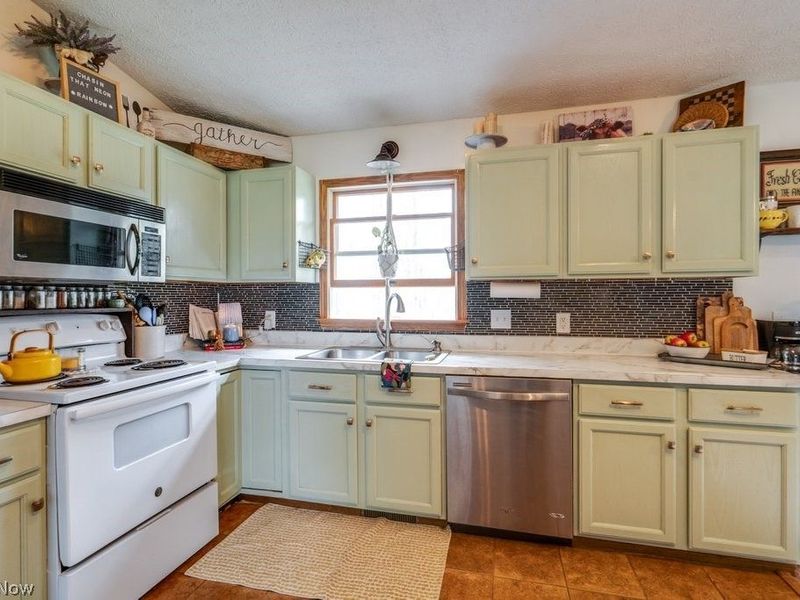 66 Manito Trail , Malvern, OH 44644 Photo 17