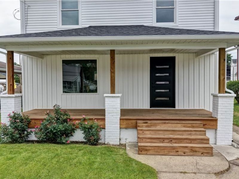 309 Redwood Street SW, Beach City, OH 44608 Photo 2