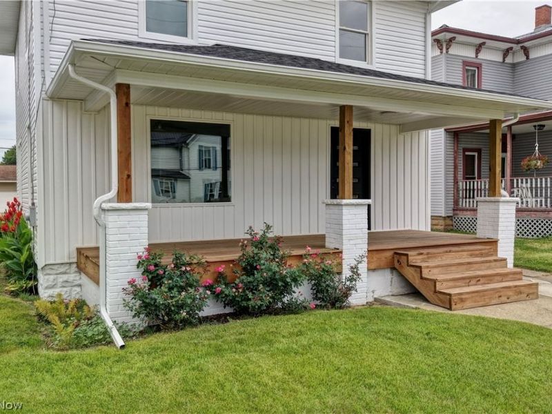 309 Redwood Street SW, Beach City, OH 44608 Photo 3