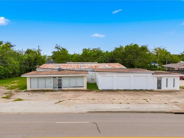 4107 Port Lavaca Drive, Victoria, TX 77901