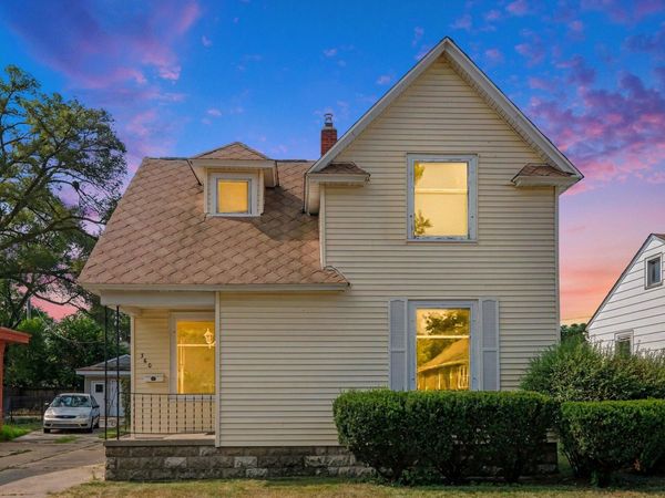 360 W 18th Street, Holland, MI 49423