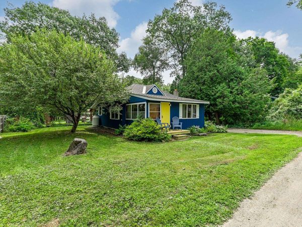 300 Spruce Street, Newport City, VT 05855