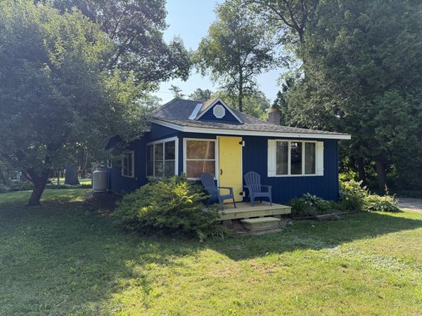 300 Spruce Street, Newport City, VT 05855