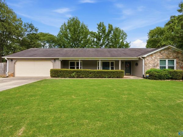 15003 Ashwood Circle SE, Huntsville, AL 35803