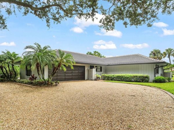 10158 SE ACORN Way, Jupiter, FL 33469