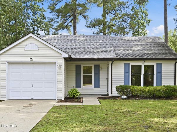 542 Shadowridge Road , Jacksonville, NC 28546