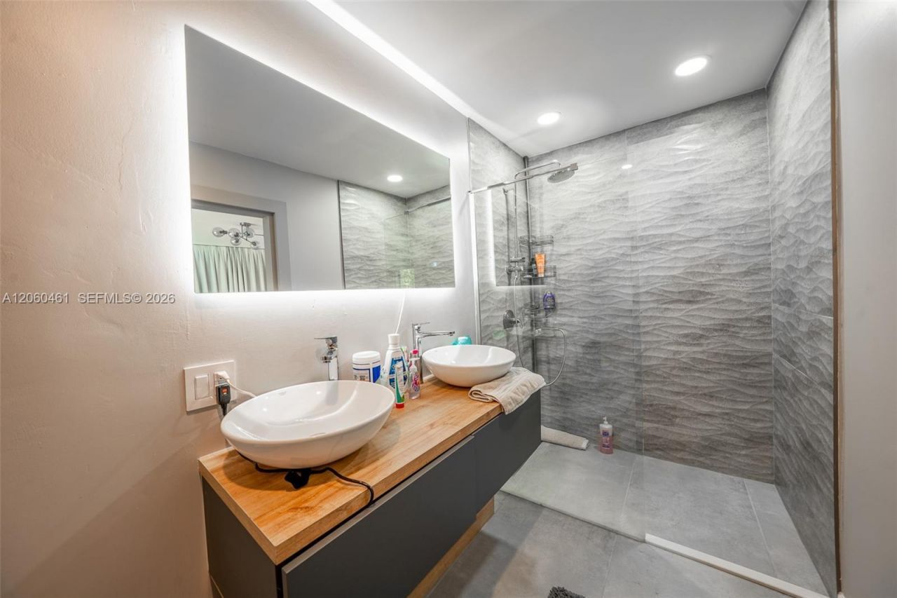 1221 W Camino Real , Unit 1221, Boca Raton, FL 33486 Photo