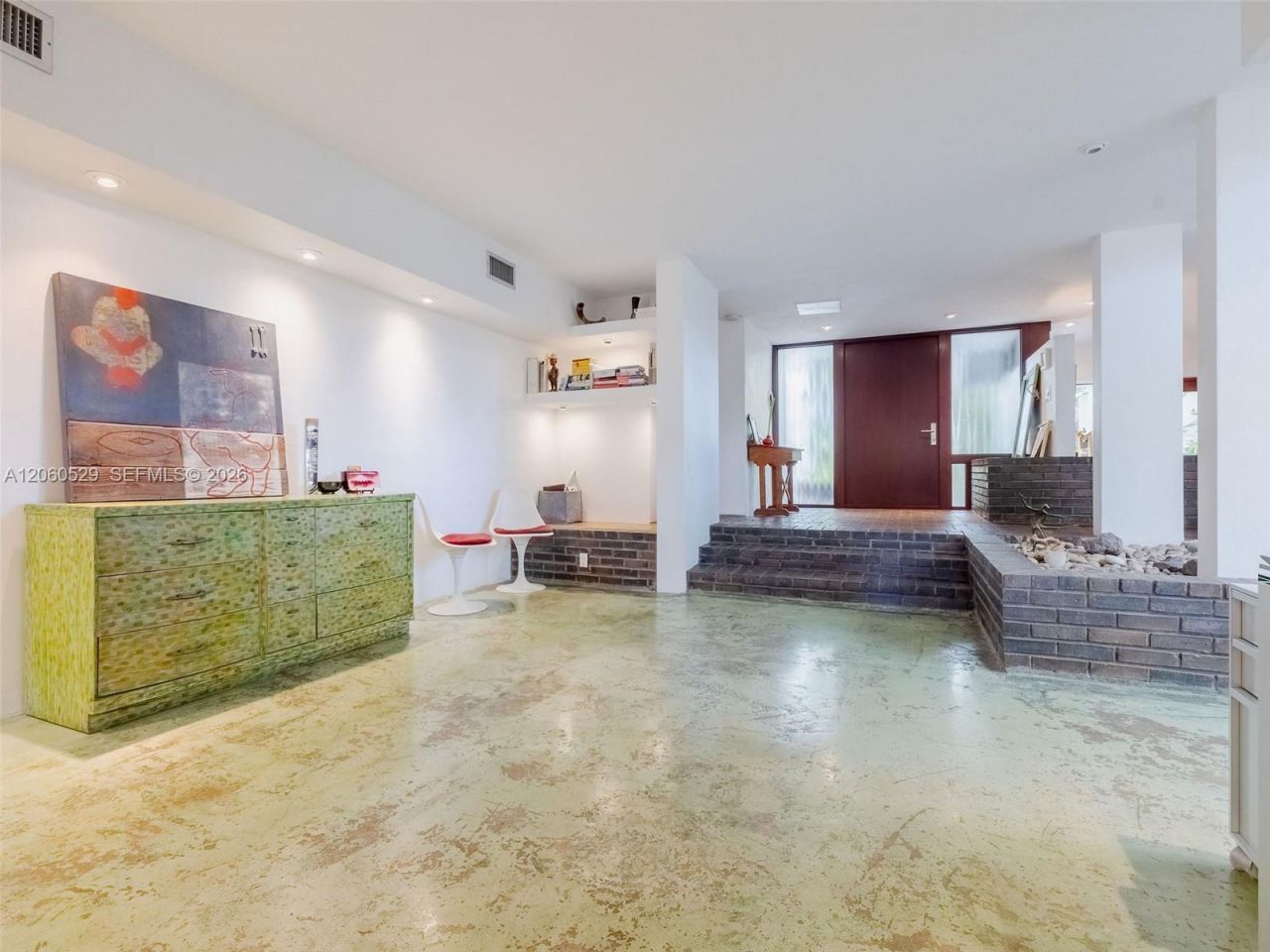 2250 NE 201st St, Miami, FL 33180 Photo