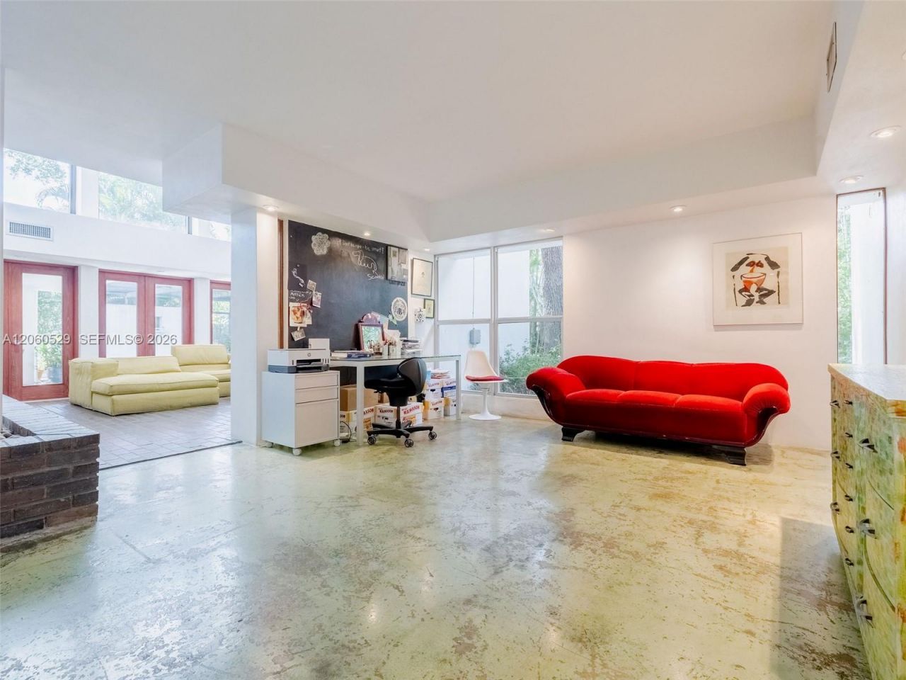 2250 NE 201st St, Miami, FL 33180 Photo