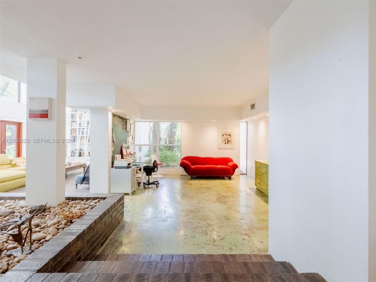 2250 NE 201st St, Miami, FL 33180 Photo