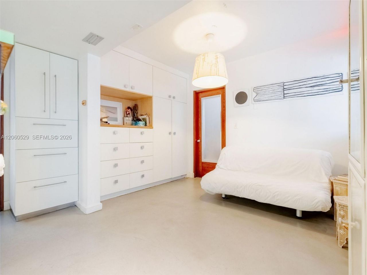 2250 NE 201st St, Miami, FL 33180 Photo