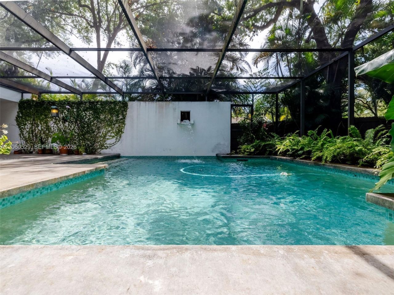 2250 NE 201st St, Miami, FL 33180 Photo