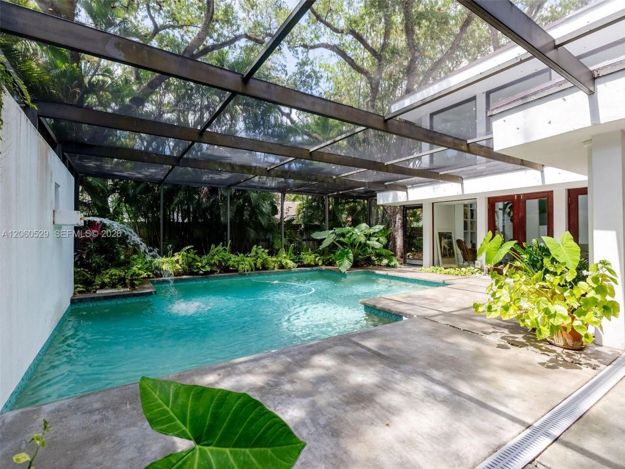 2250 NE 201st St, Miami, FL 33180 Photo