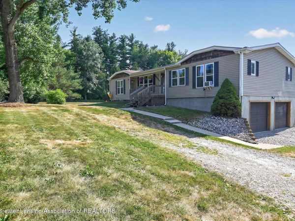 13998 Center Road, Bath, MI 48808