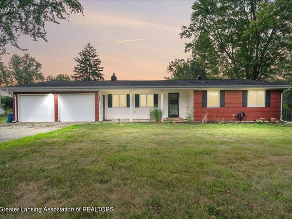 1438 N Hagadorn Road, East Lansing, MI 48823