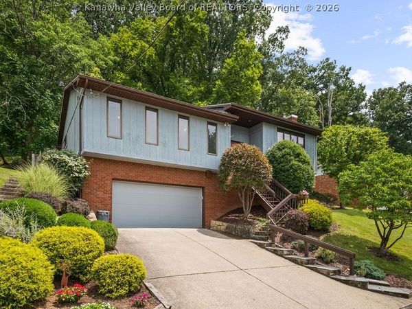 808 Echo Road, South Charleston, WV 25303