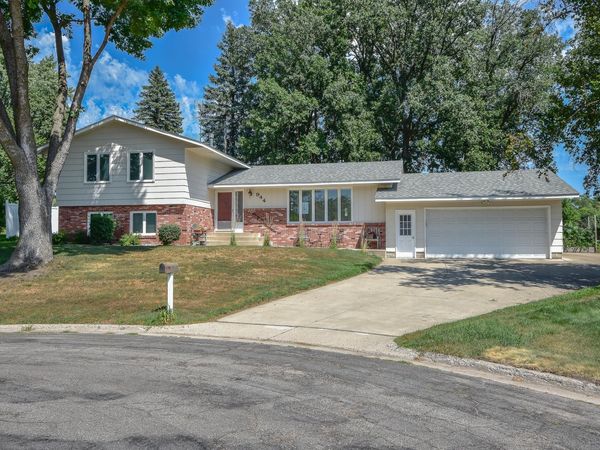 944 Longview Drive, Saint Cloud, MN 56304
