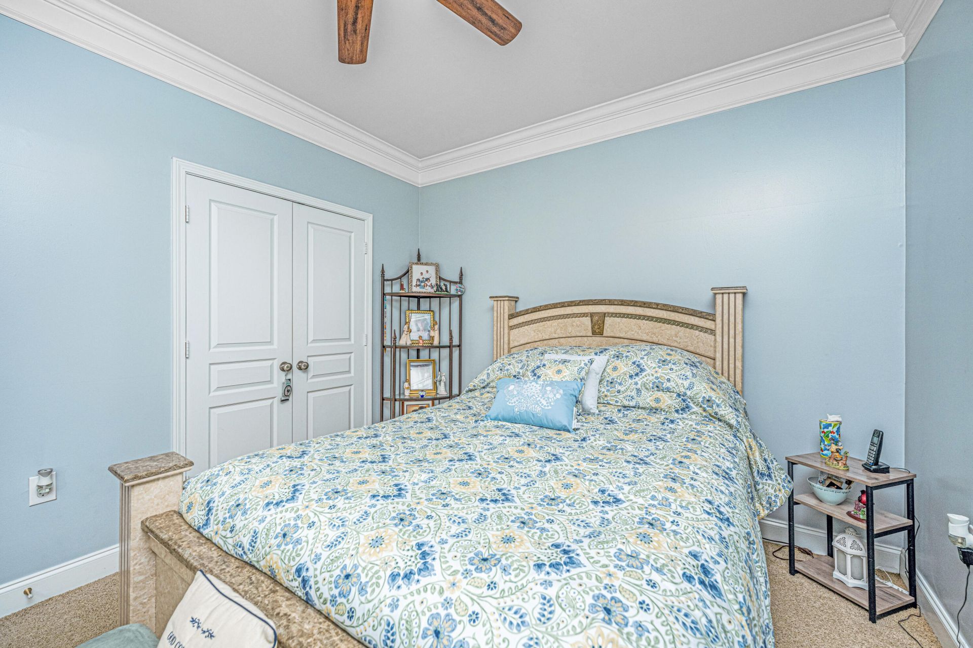 1506 Basildon Road Photo 31