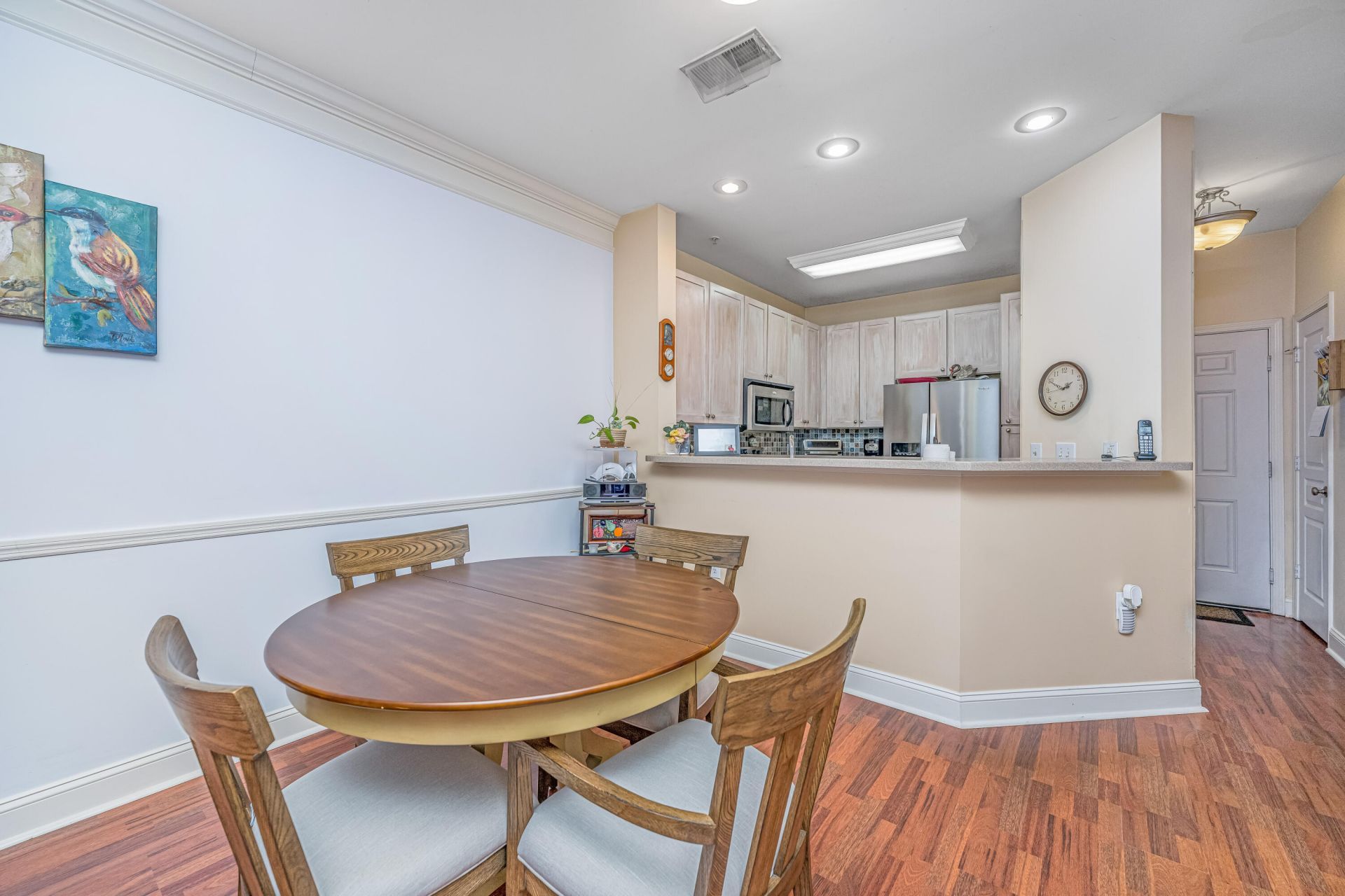 1506 Basildon Road Photo 5
