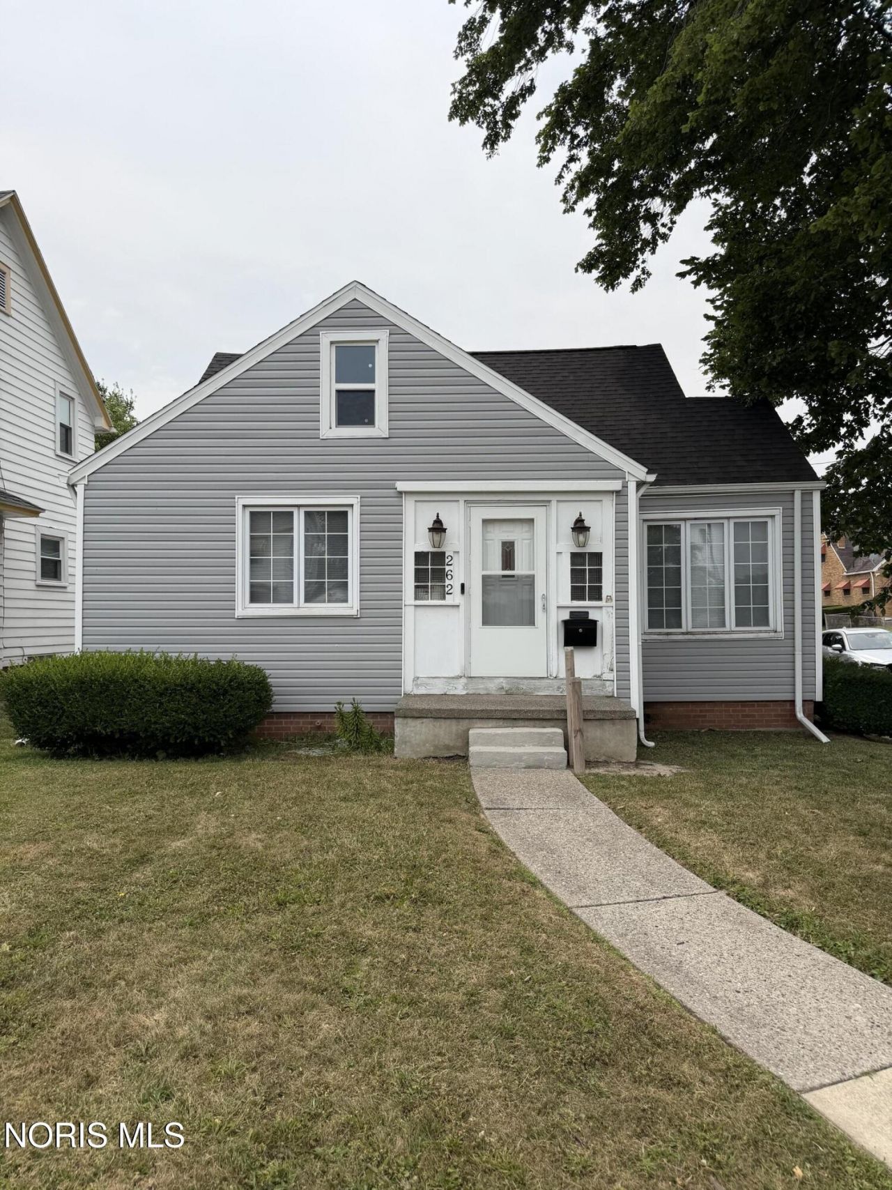 262 Majestic Drive , Toledo, OH 43608 Main Photo