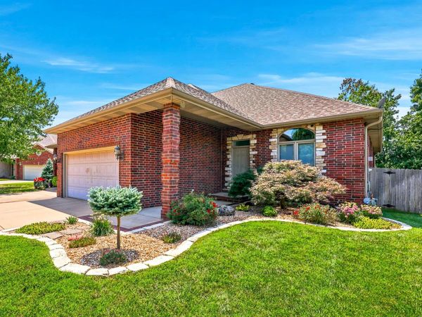 3239 S Kickapoo Avenue , Springfield, MO 65804