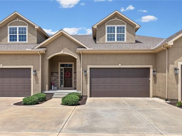 17418 S Raintree Drive, Olathe, KS 66062