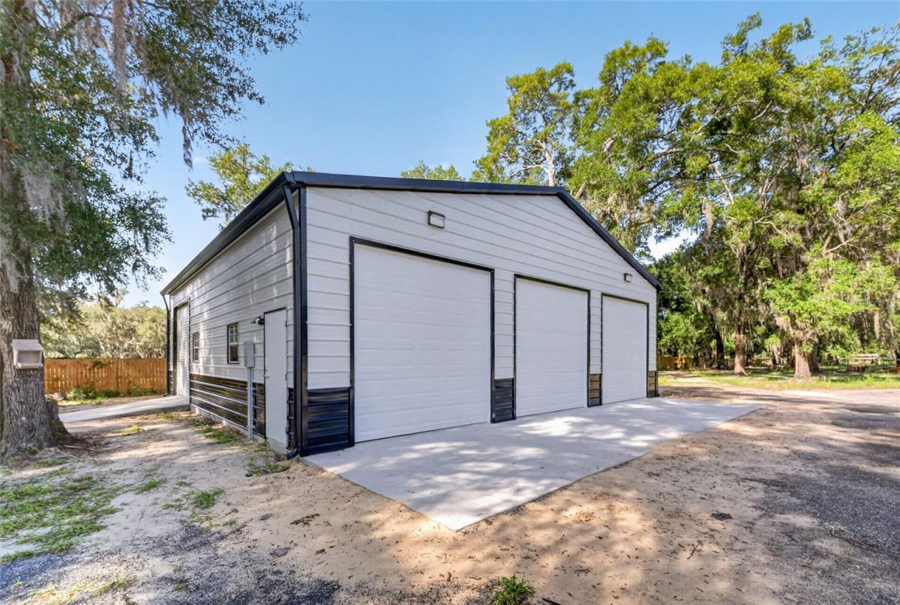 15680 SE 171st Lane, Weirsdale, FL 32195 Photo