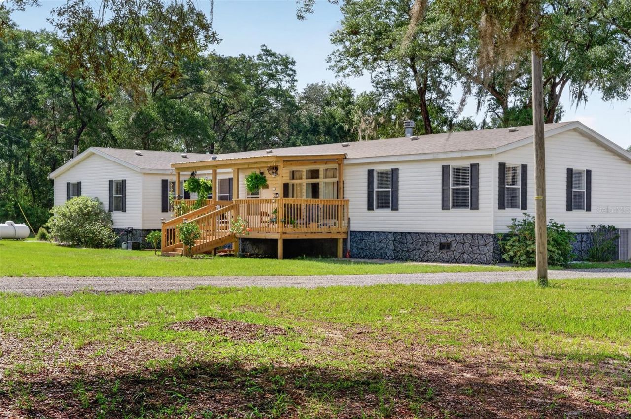 15680 SE 171st Lane, Weirsdale, FL 32195 Photo