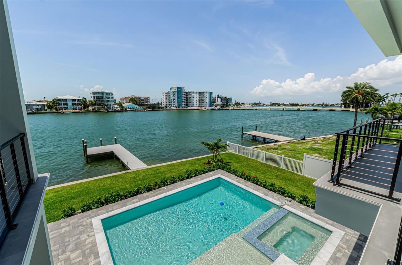 43 Dolphin Drive, Treasure Island, FL 33706 Photo