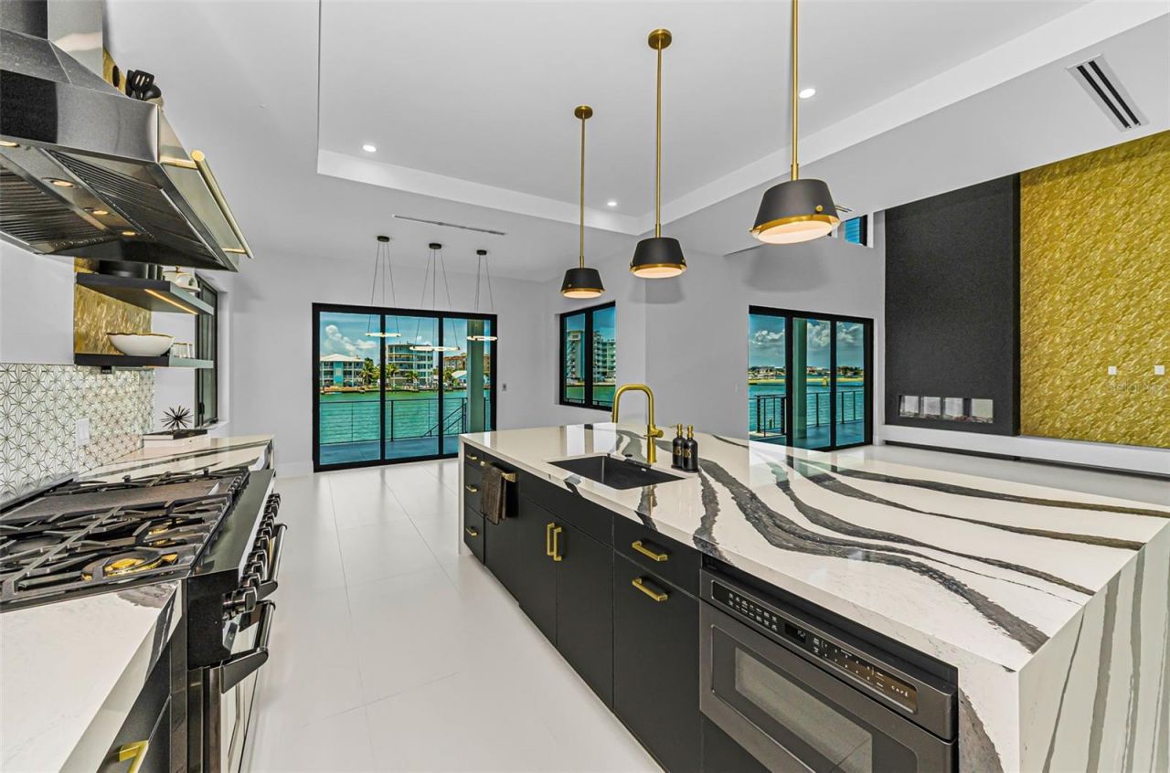 43 Dolphin Drive, Treasure Island, FL 33706 Photo