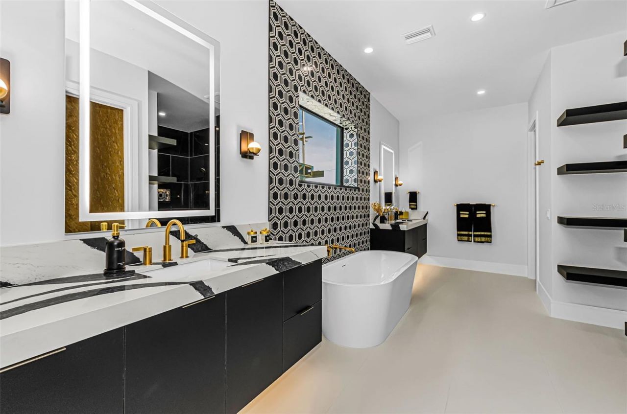 43 Dolphin Drive, Treasure Island, FL 33706 Photo