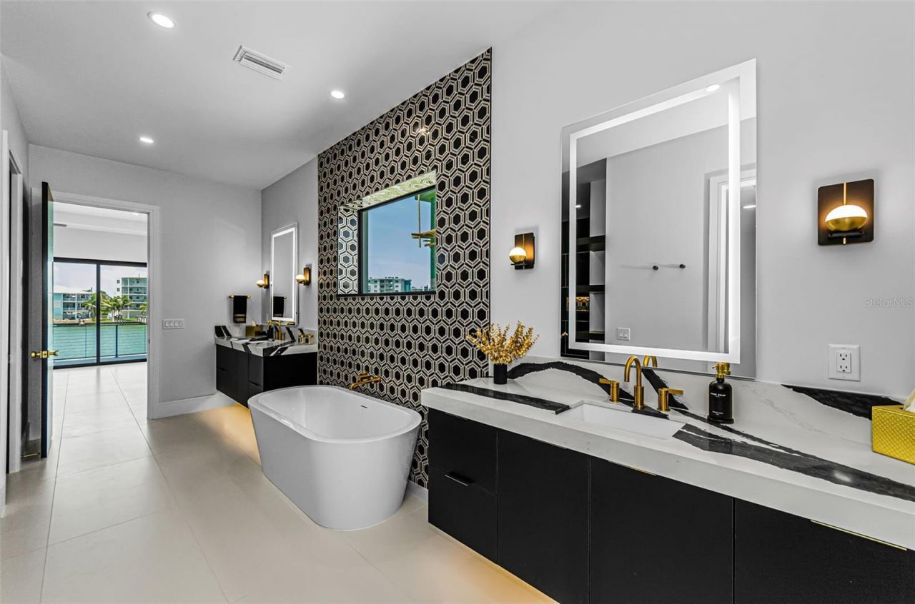 43 Dolphin Drive, Treasure Island, FL 33706 Photo