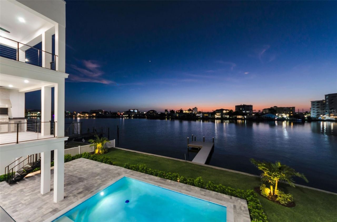 43 Dolphin Drive, Treasure Island, FL 33706 Photo