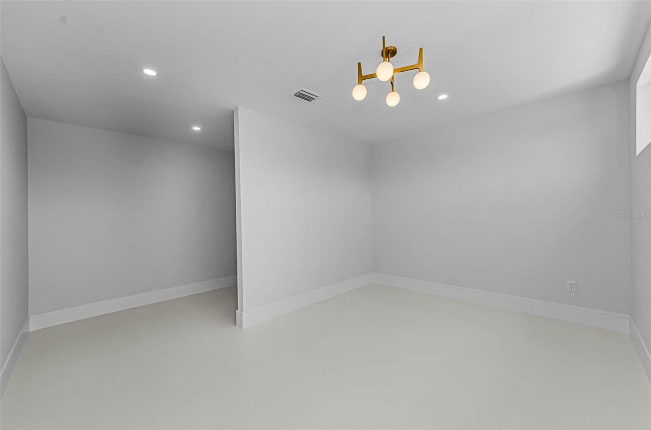 43 Dolphin Drive, Treasure Island, FL 33706 Photo