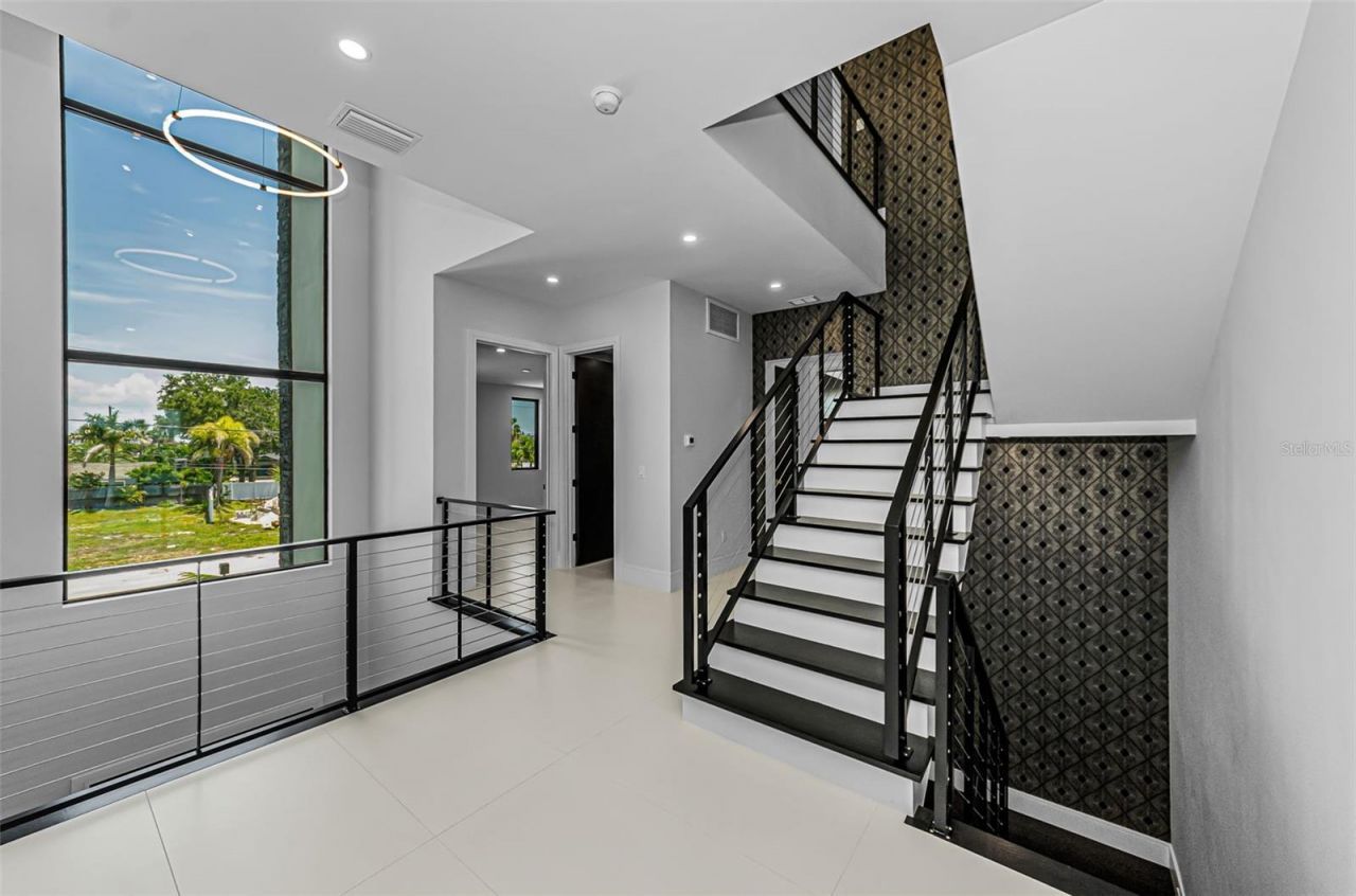 43 Dolphin Drive, Treasure Island, FL 33706 Photo