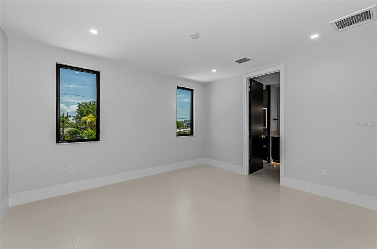 43 Dolphin Drive, Treasure Island, FL 33706 Photo