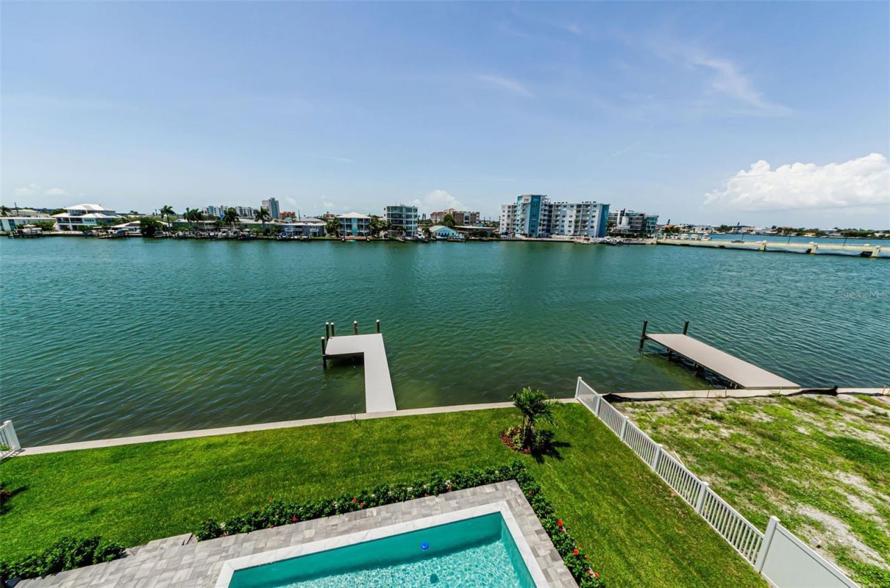 43 Dolphin Drive, Treasure Island, FL 33706 Photo