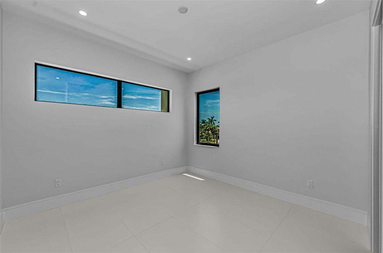 43 Dolphin Drive, Treasure Island, FL 33706 Photo
