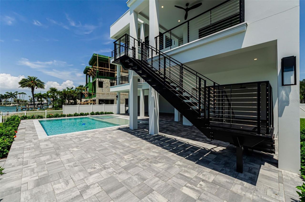 43 Dolphin Drive, Treasure Island, FL 33706 Photo