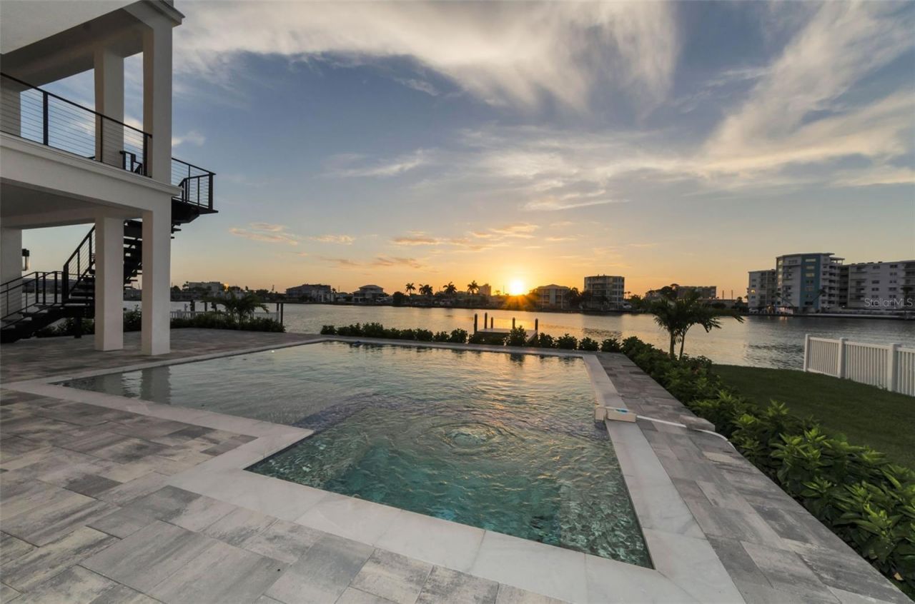 43 Dolphin Drive, Treasure Island, FL 33706 Photo