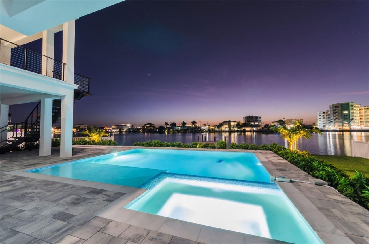 43 Dolphin Drive, Treasure Island, FL 33706 Photo