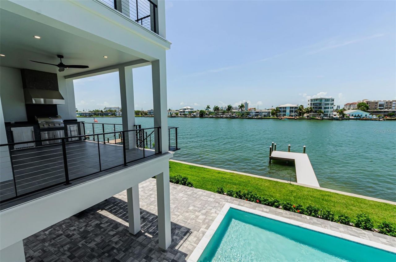 43 Dolphin Drive, Treasure Island, FL 33706 Photo