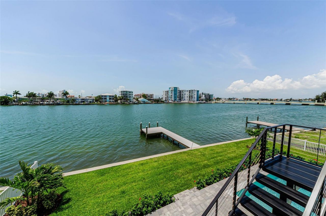 43 Dolphin Drive, Treasure Island, FL 33706 Photo