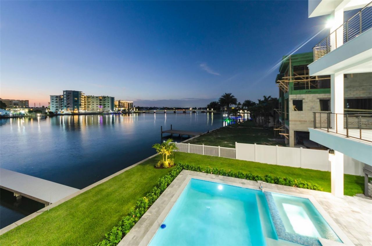43 Dolphin Drive, Treasure Island, FL 33706 Photo