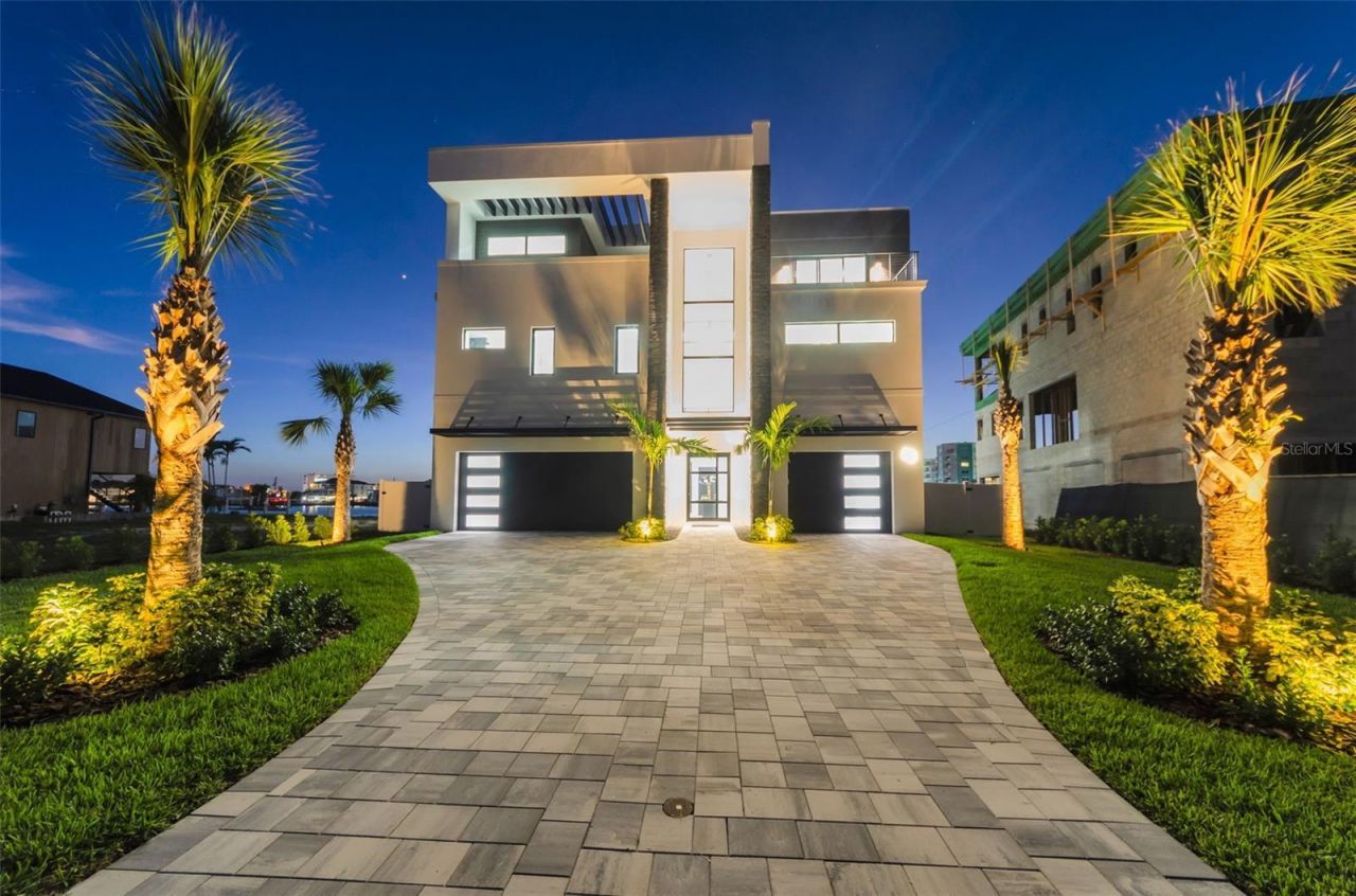 43 Dolphin Drive, Treasure Island, FL 33706 Photo