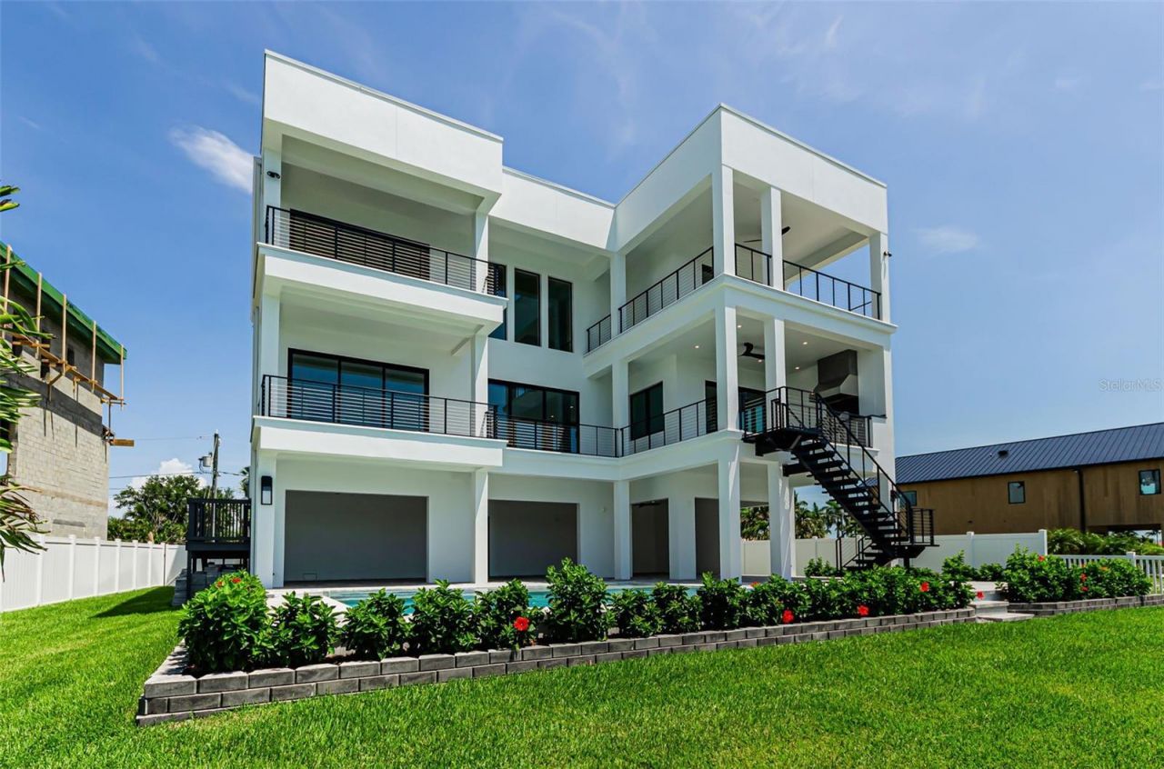 43 Dolphin Drive, Treasure Island, FL 33706 Photo