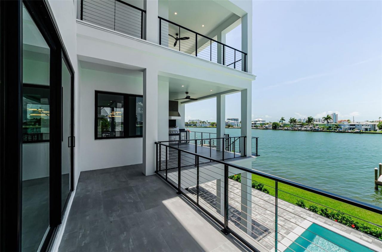 43 Dolphin Drive, Treasure Island, FL 33706 Photo