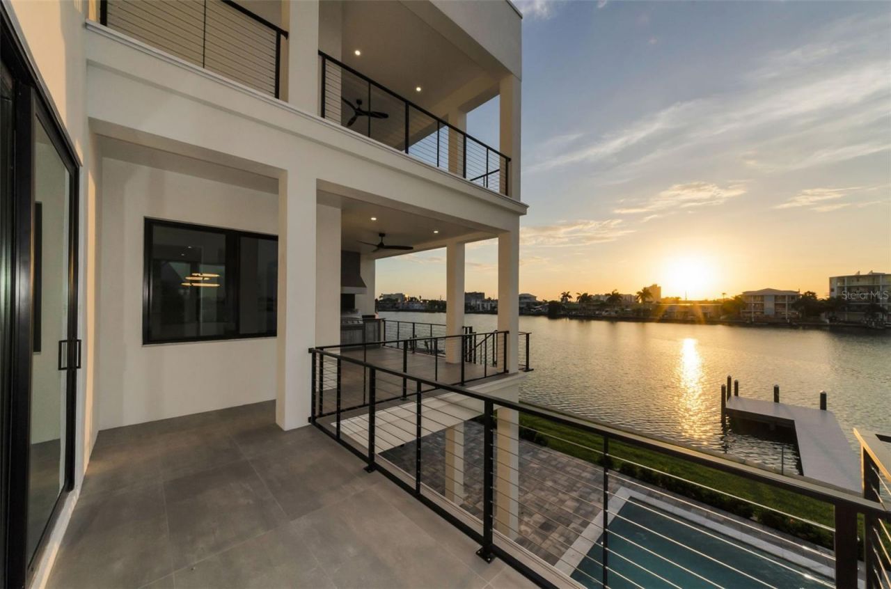 43 Dolphin Drive, Treasure Island, FL 33706 Photo