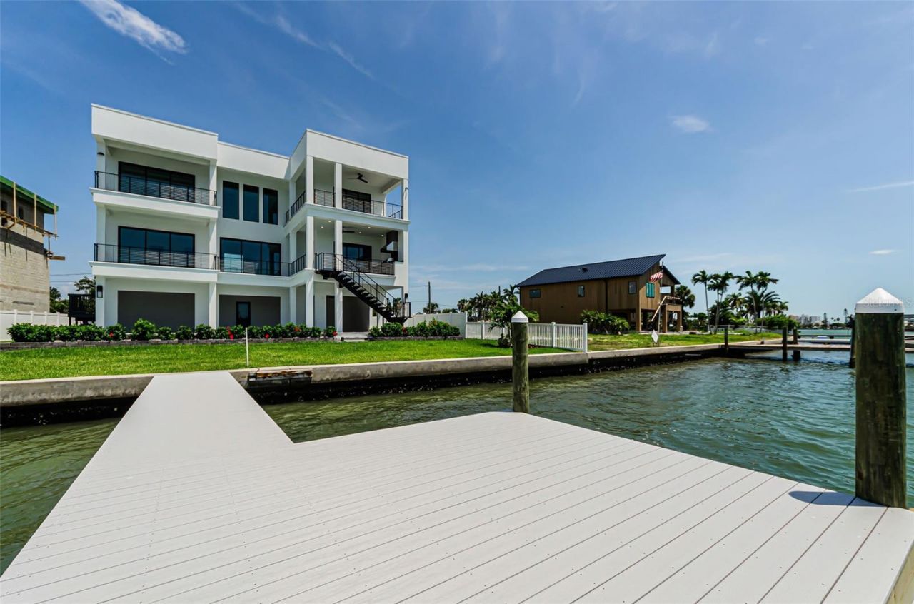 43 Dolphin Drive, Treasure Island, FL 33706 Photo